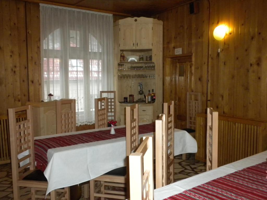 Rem'S Pension Rîşnov Esterno foto