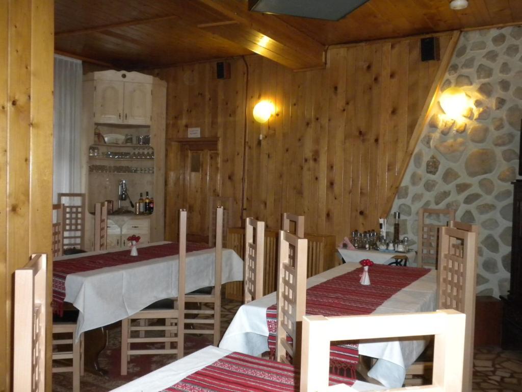 Rem'S Pension Rîşnov Esterno foto